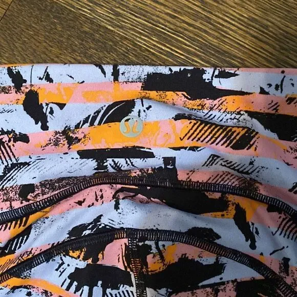 Lululemon Sun Runner Crop - Size 2 - Picture 12 of 12